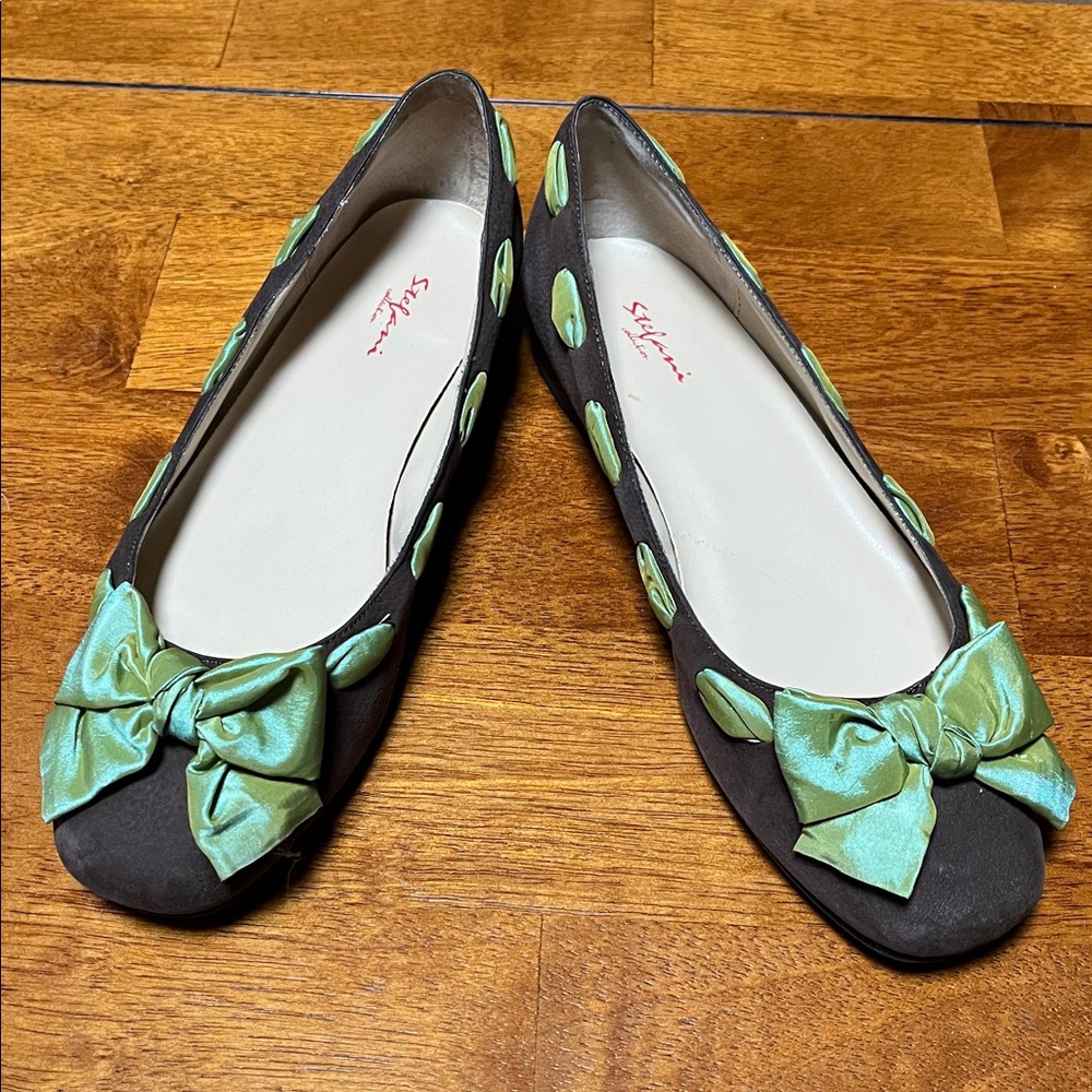 Stefani Collection NWT 7.5M Brown Suede Flats
